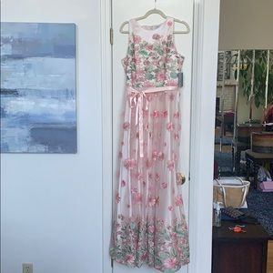 NWT Size 10 Tahari Formal Floral Gown